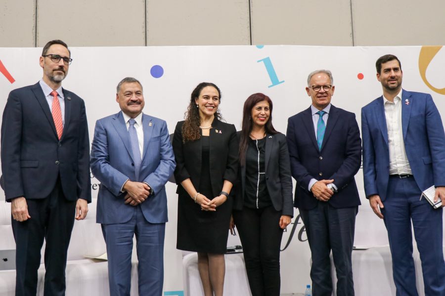 Panel de rectores de universidades regiomontanas en la FIL Mty 2022.