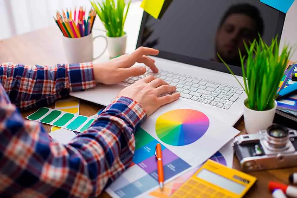 Alumnos del Tec, campus Guadalajara, enfocan su talento para apoyar a asociaciones civiles a que mantengan su labor social en Dise&ntilde;a con Sentido.