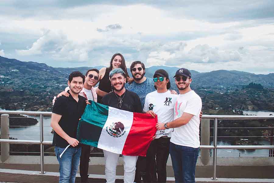 Banda musical de egresados Tec representa a México en Colombia