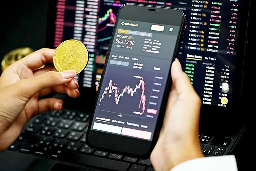 ¿A qué se debe el auge de Bitcoin? Economista del Tec te lo dice