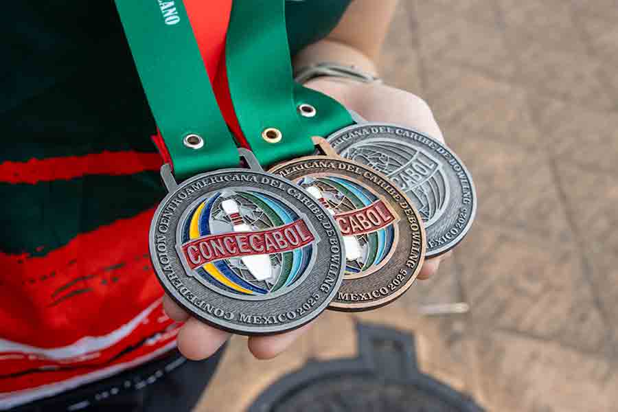 Boliche femenil juvenil, deporte en el que destaca internacionalmente Sophie McNally, de PrepaTec Santa Anita. 