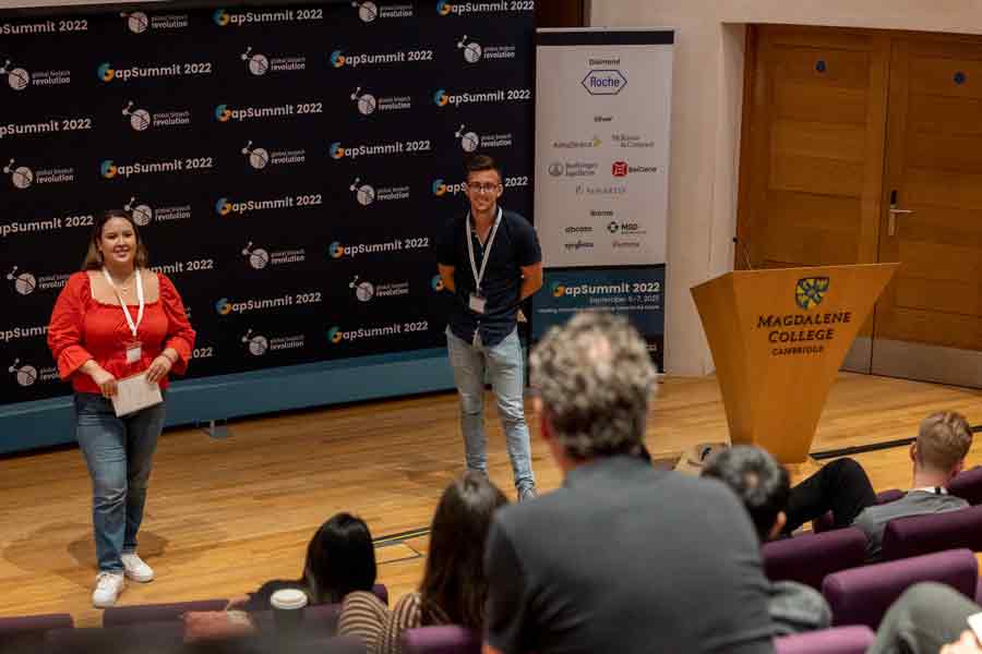 La EXATEC Diana Bonilla durante su presentación en GapSummit.