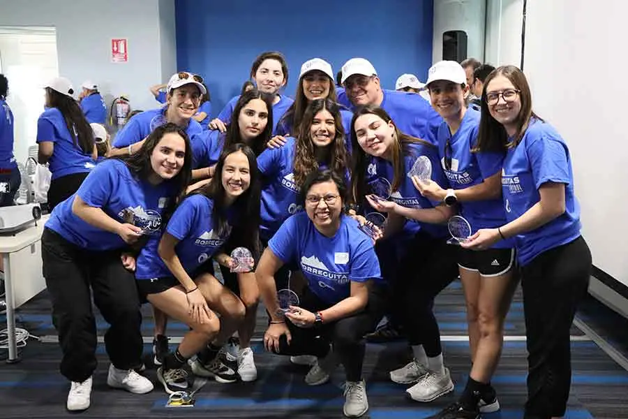 Equipo Representativo de Futbol Femenil de campus Monterrey celebró su 30 Aniversario.