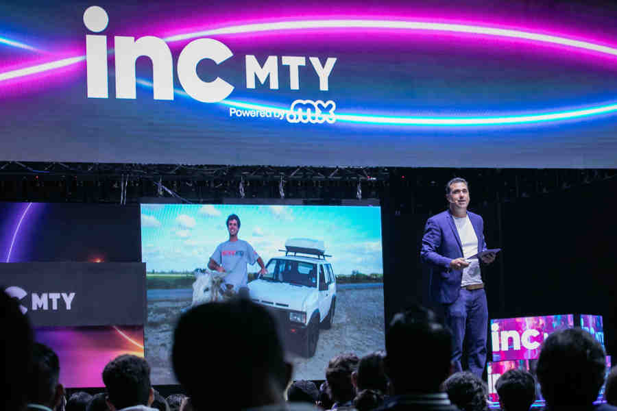 Brian Requarth de SharkTank en incMTY 2023 da consejos a emprendedores