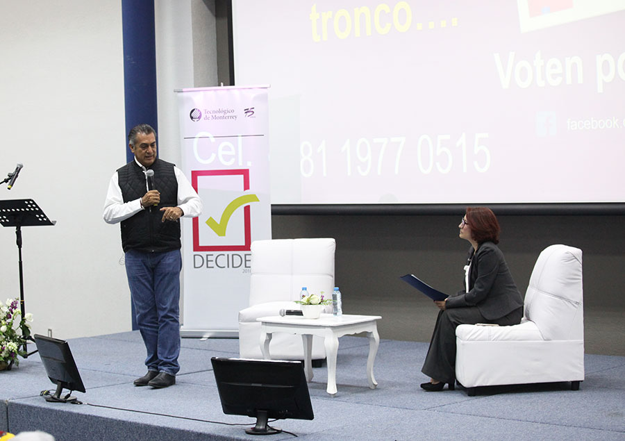 Jaime Rodríguez "El Bronco" en el Tec de Monterrey campus Querétaro