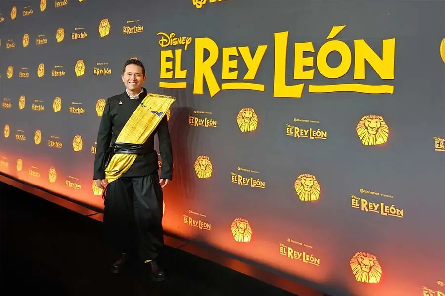 Carlos Rodea walking cover