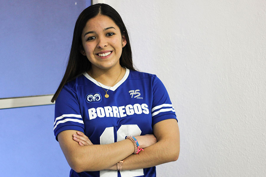 Caro con el jersey de borregos