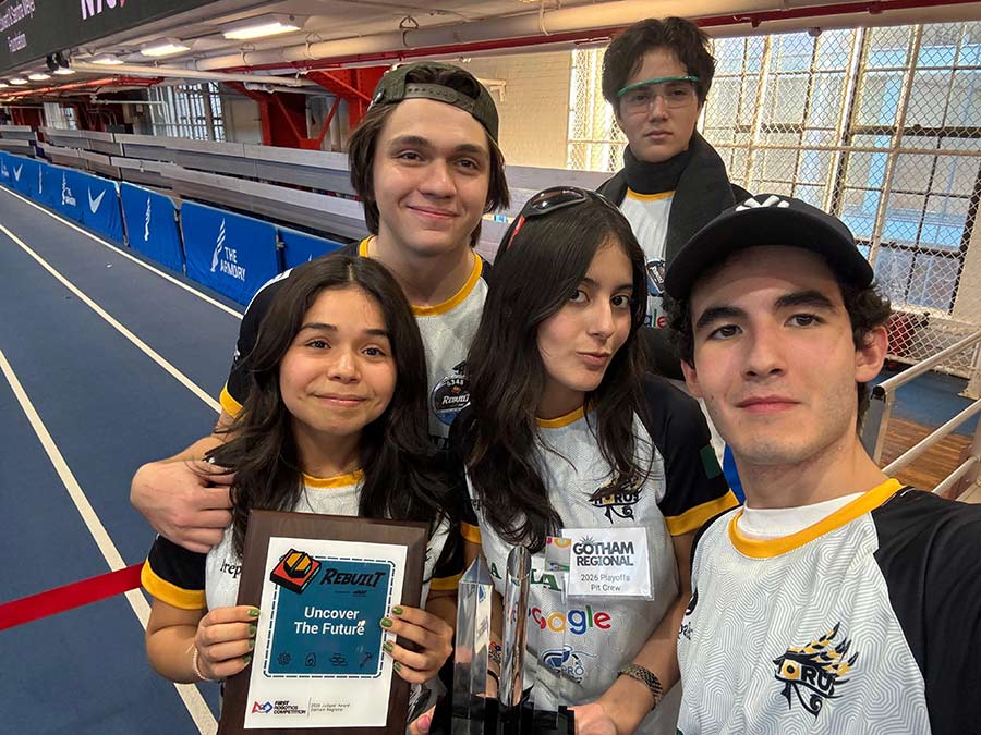 Certamen rob&oacute;tica FIRST, equipo de PrepaTec Colima recibi&oacute; premio de los jueces. 