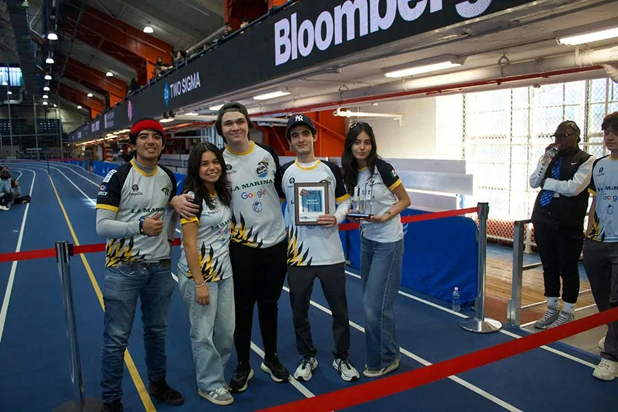 Certamen rob&oacute;tica FIRST, equipo de PrepaTec Colima recibi&oacute; premio de los jueces. 