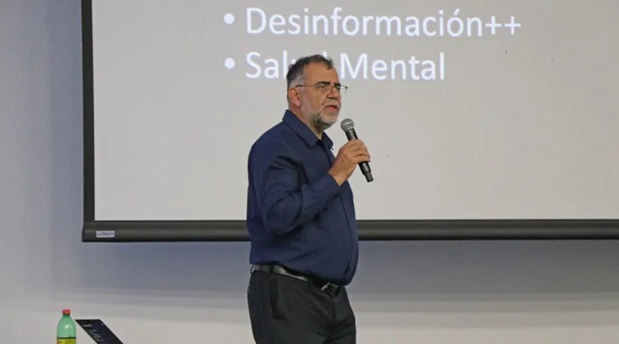 El doctor Ricardo Baeza-Yates, investigador y profesor en el KTH de Suecia, la Universitat Pompeu Fabra en Barcelona y la Universidad de Chile, imparti&oacute; en el Tec campus Qro la conferencia &ldquo;Inteligencia Artificial (Ir) Responsable: Riesgos y Recomendaciones&rdquo;. 