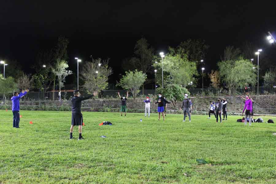 Visitantes disfrutaron de una clase de acondicionamiento físico al aire libre