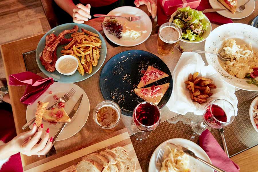 Comida navideña hay que evitar los excesos.