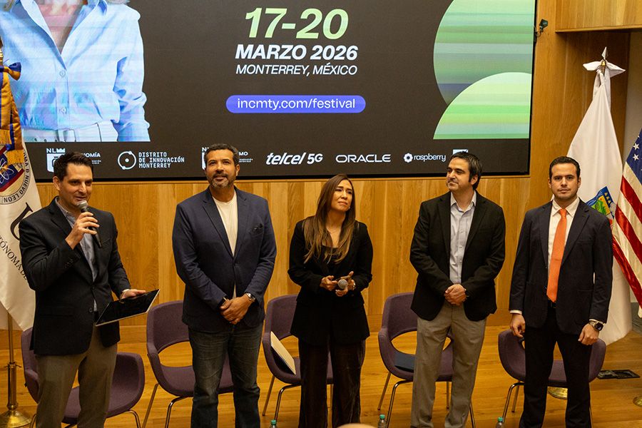 Representantes del Tec, UANL y Gobierno en la presentaci&oacute;n de incMTY