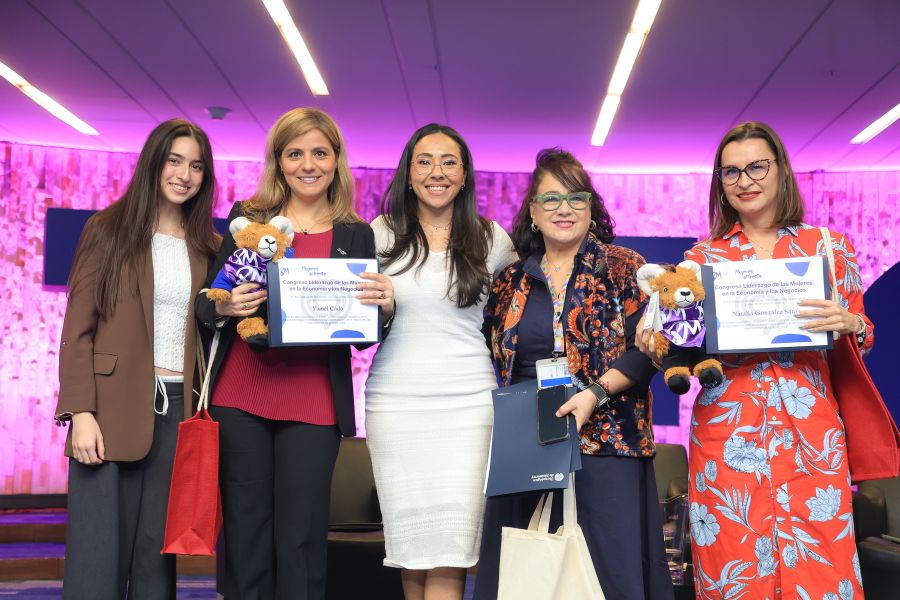 Mujeres en los negocios y la econom&iacute;a