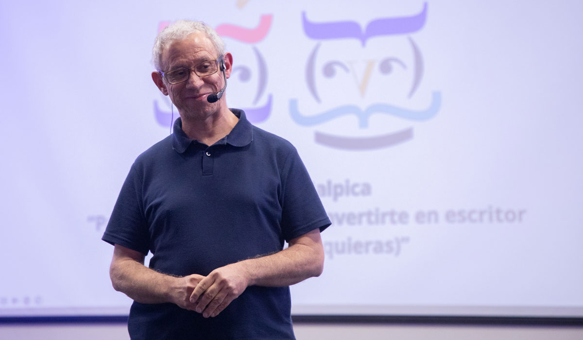 Antonio Malpica durante Enlace Literario