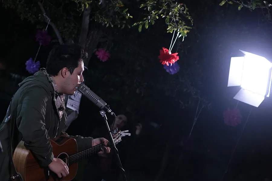 Marco Mares impresionó con su estilo para intrerpretar