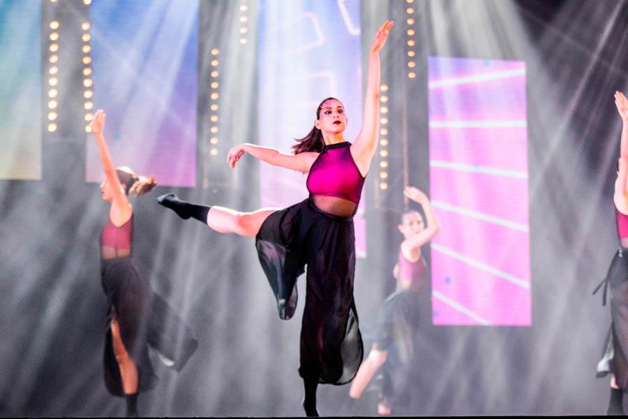 Melissa demostró sus habilidades para el ballet clásico en su coreografía "In my mind".