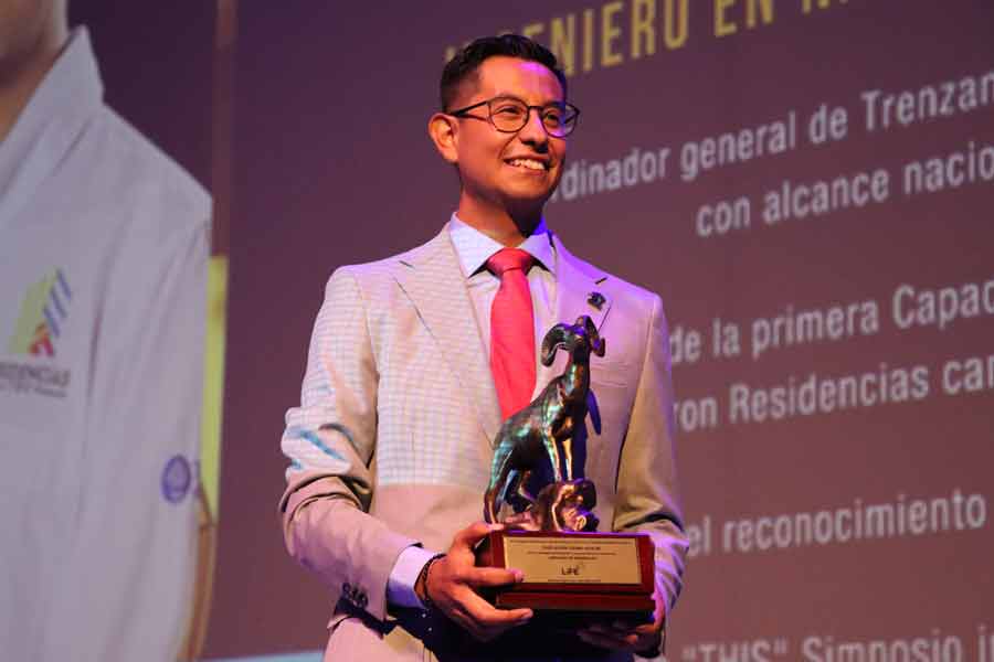 David recibió el Borrego de Oro durante la ceremonia de premios LiFE.