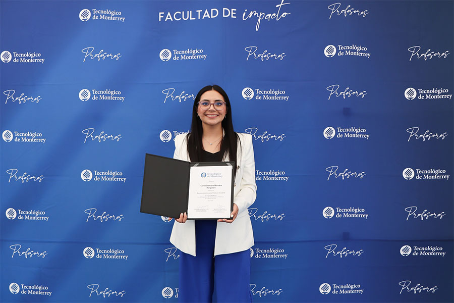 Reconocen a docentes que inspiran dentro y fuera del aula en Toluca