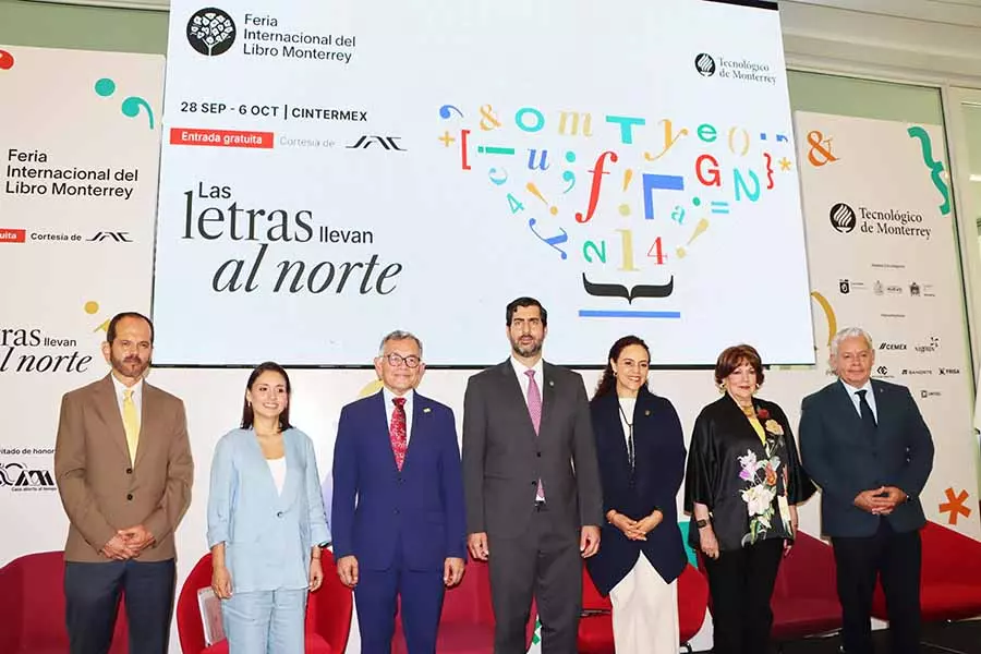 Henoc de Santiago, Melissa Segura, José Antonio de los Reyes, Judith Ruiz Godoy, Sofialeticia Morales y Mario Adrián Flores, en la presentación de la Feria Internacional del Libro Monterrey.
