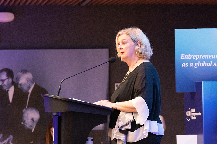 Aileen Ionescu-Somers, directora ejecutiva del Global Entrepreneurship Monitor