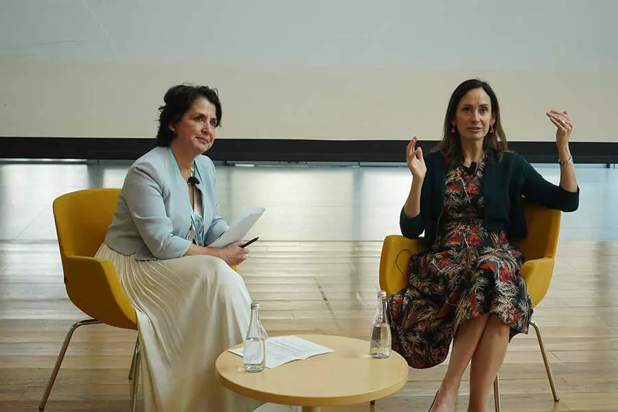 Edna Jaime y Shannon K. O’Neil en la plática impartida en el campus Monterrey.