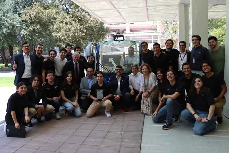 El lanzamiento oficial del veh&iacute;culo aut&oacute;nomo se realiz&oacute; en Pabell&oacute;n La Carreta.