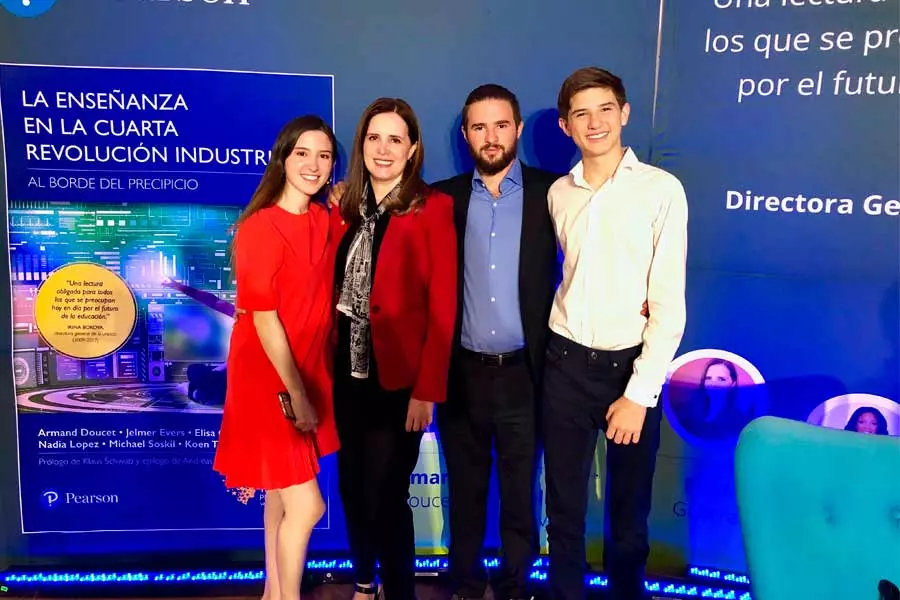 Elisa Guerra dio sus primeros pasos en la enseñanza educando a sus hijos en la sala de su casa.