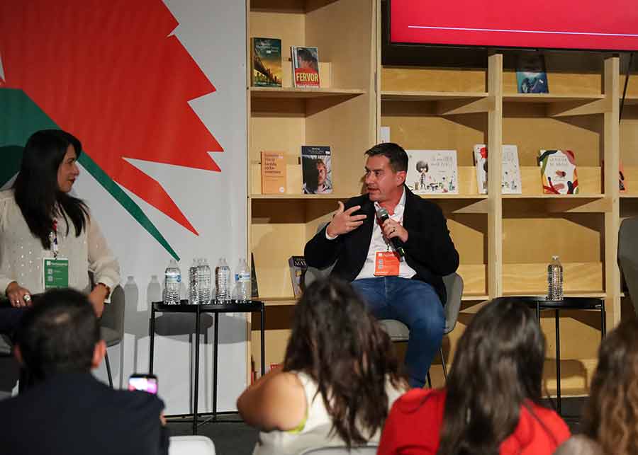 Emprender en el extranjero, el tema del panel en la FIL Guadalajara en el que participaron EXATEC.