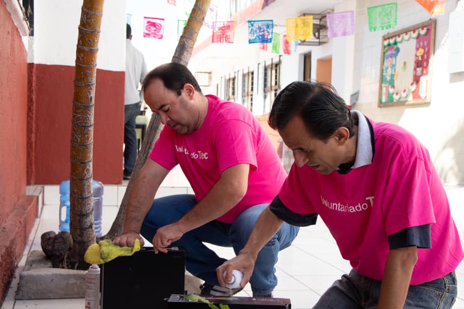 En el Día del Voluntariado la comunidad Tec beneficia a 2 escuelas públicas