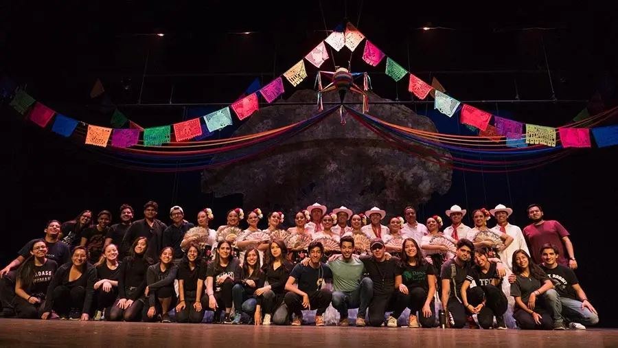 Parte del equipo que participó en el documental Méjico