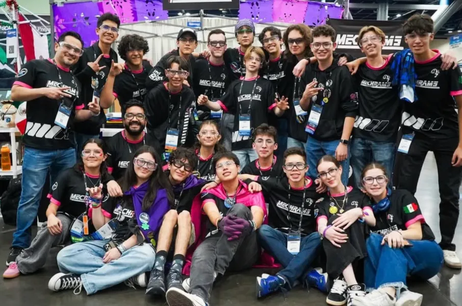 El equipo Mechrams 9301 en el Mundial de Rob&oacute;tica FIRST en Houston, Texas.