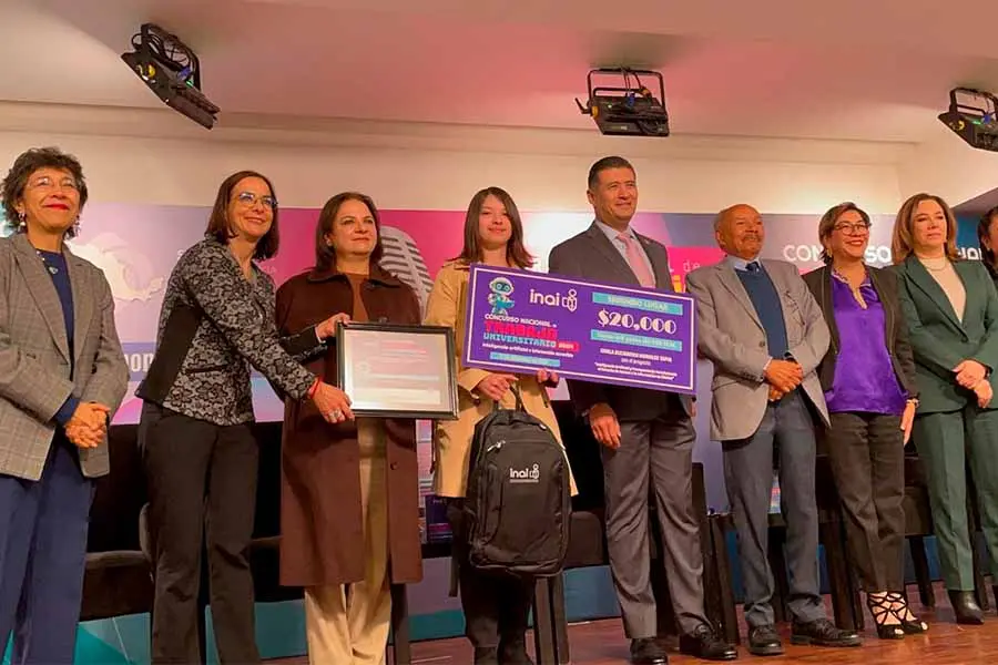 Premian a estudiantes del Tec Toluca por ensayos sobre IA y datos