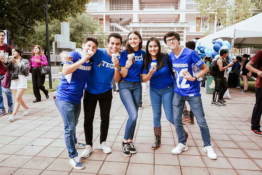 El campus Monterrey se vistió de azul por los festejos del 79 aniversario del Tec.