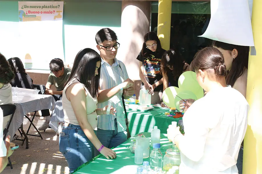 Los estudiantes de PrepaTec Chihuahua llevaron ciencia a los visitantes del Museo Semilla