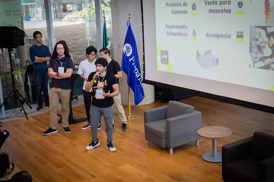 Estudiantes de PrepaTec proponen reutilizar residuos para desarrollar productos sustentables