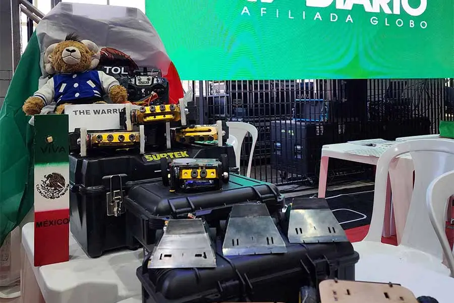 Equipo mexicano destaca en competencia internacional de robótica