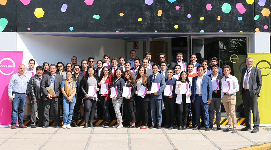 Estudiantes que participaron en el reto Covestro