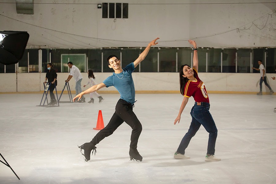 Frida con Donovan Carrillo, patinador artístico mexicano.