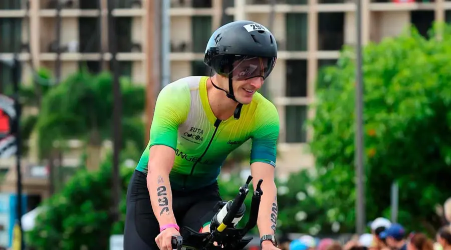 El EXATEC Ángel de Lope Cobo se convierte en el mexicano con mayor calificación en el Ironman 2024.