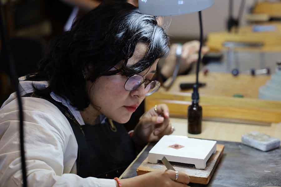 Estudiantes de diseño del Tec Guadalajara participan en exposición de joyería en Milán, Italia.