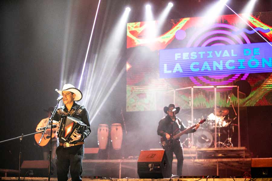 Los estudiantes del campus Estado de México sorprendieron al público con su canción.