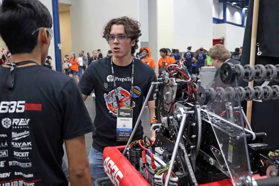 Patricio Gutiérrez es driver y mecánico del equipo Botbusters de PrepaTec.