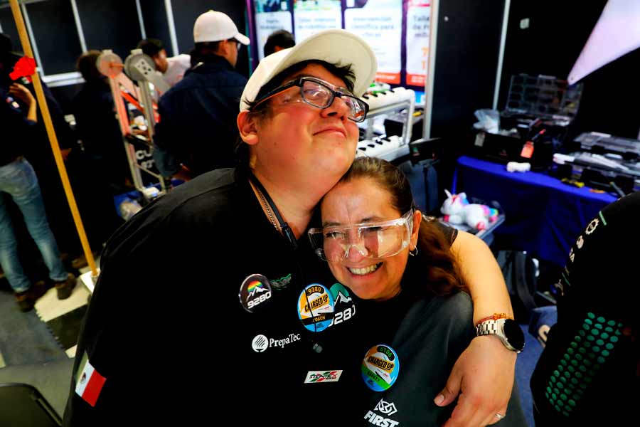 Los coaches coincidieron en el Regional Monterrey de FIRST Robotics Competition.