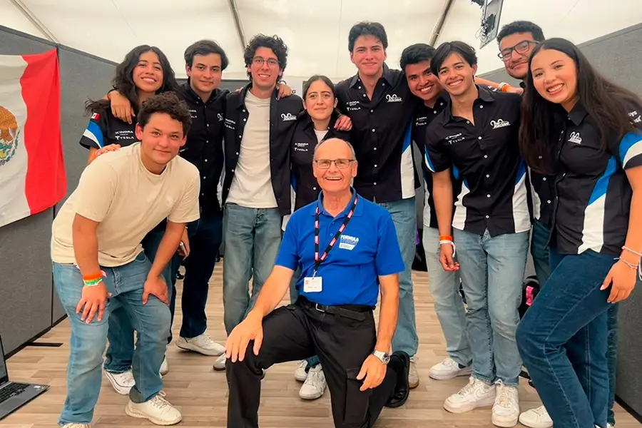 TM Racing con Willem Toet durante la Formula Student UK.