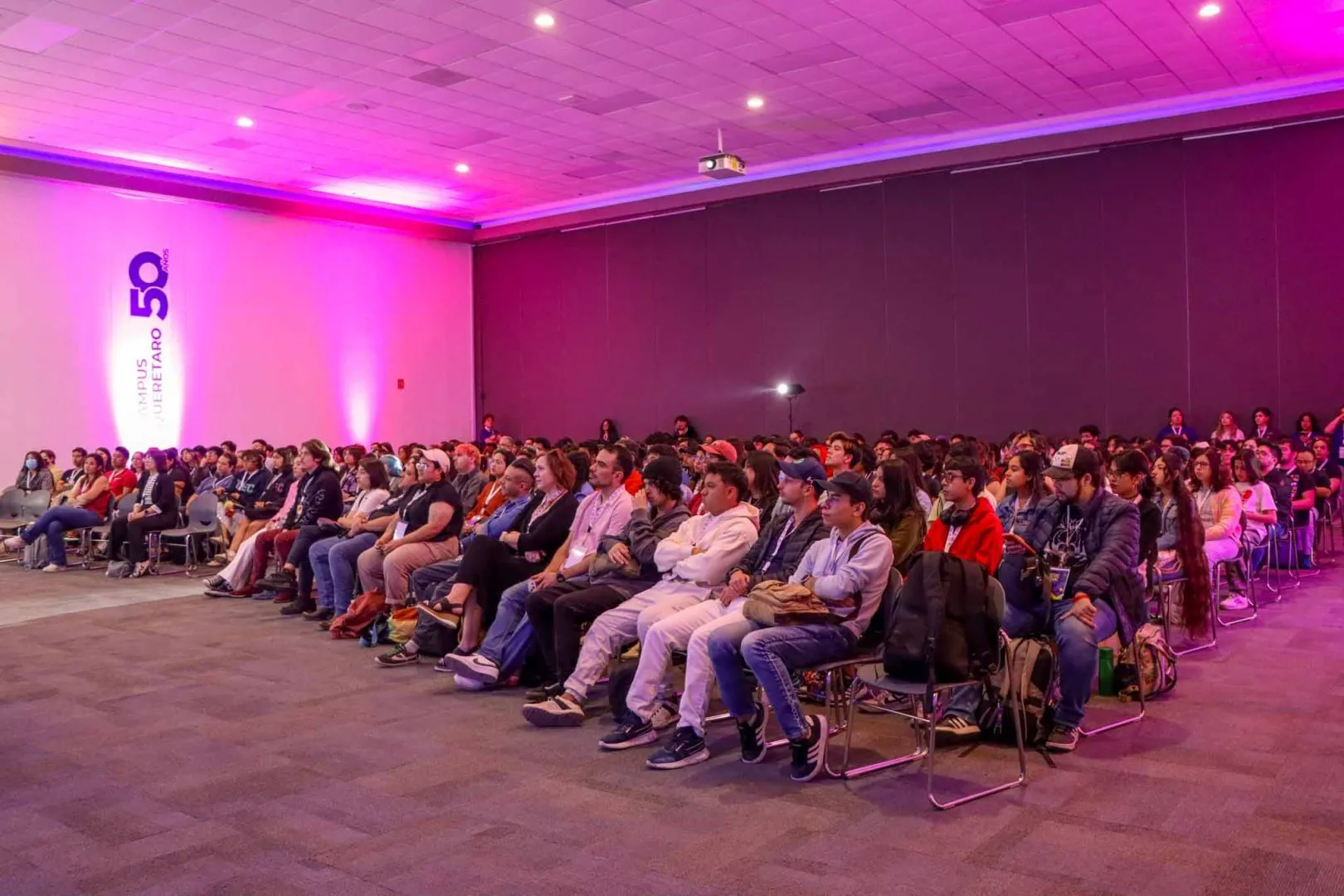 Conferencia durante la segunda edición de Future Frame en el Tec Qro