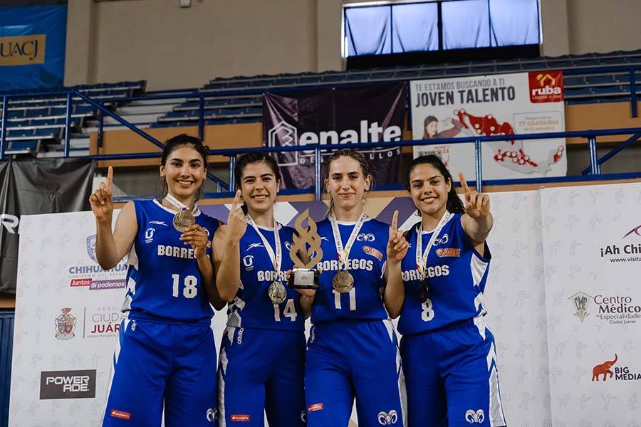 La medalla de oro en el 3x3 de la Universiada Nacional fue uno de los logros de Rovira en el 2022. 