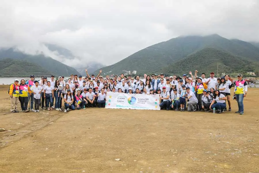 Voluntarios México en actividad natural