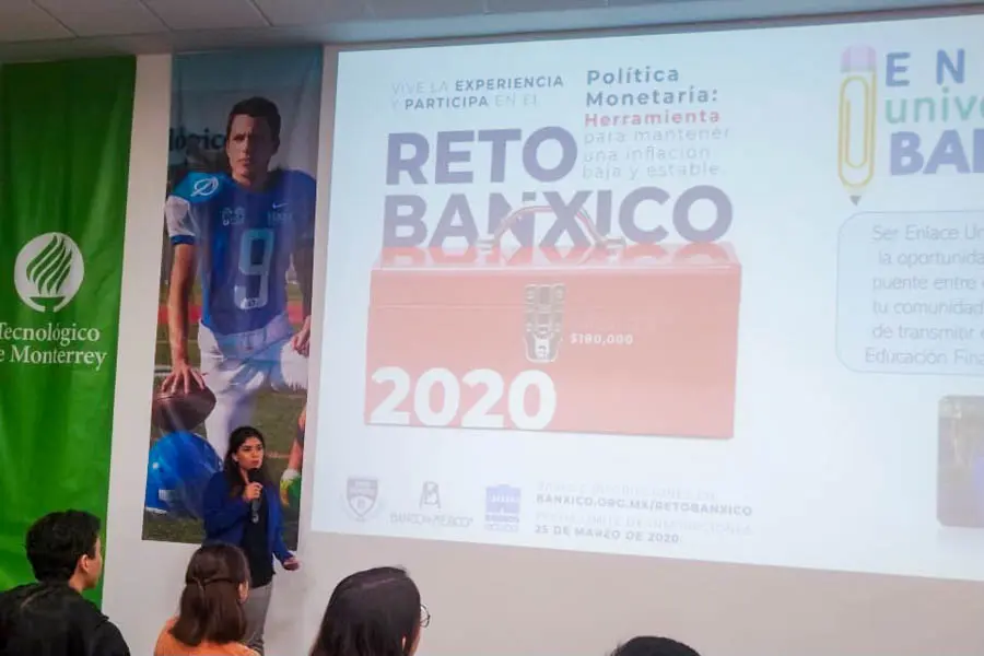 Guadalupe Ibarra enlace universitario banxico platica Reto Banxico