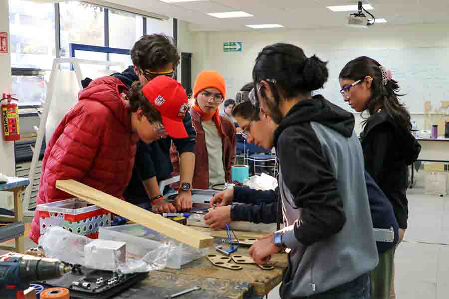 3,2,1 ¡High Altitude prepara motores para Regional de Robótica!